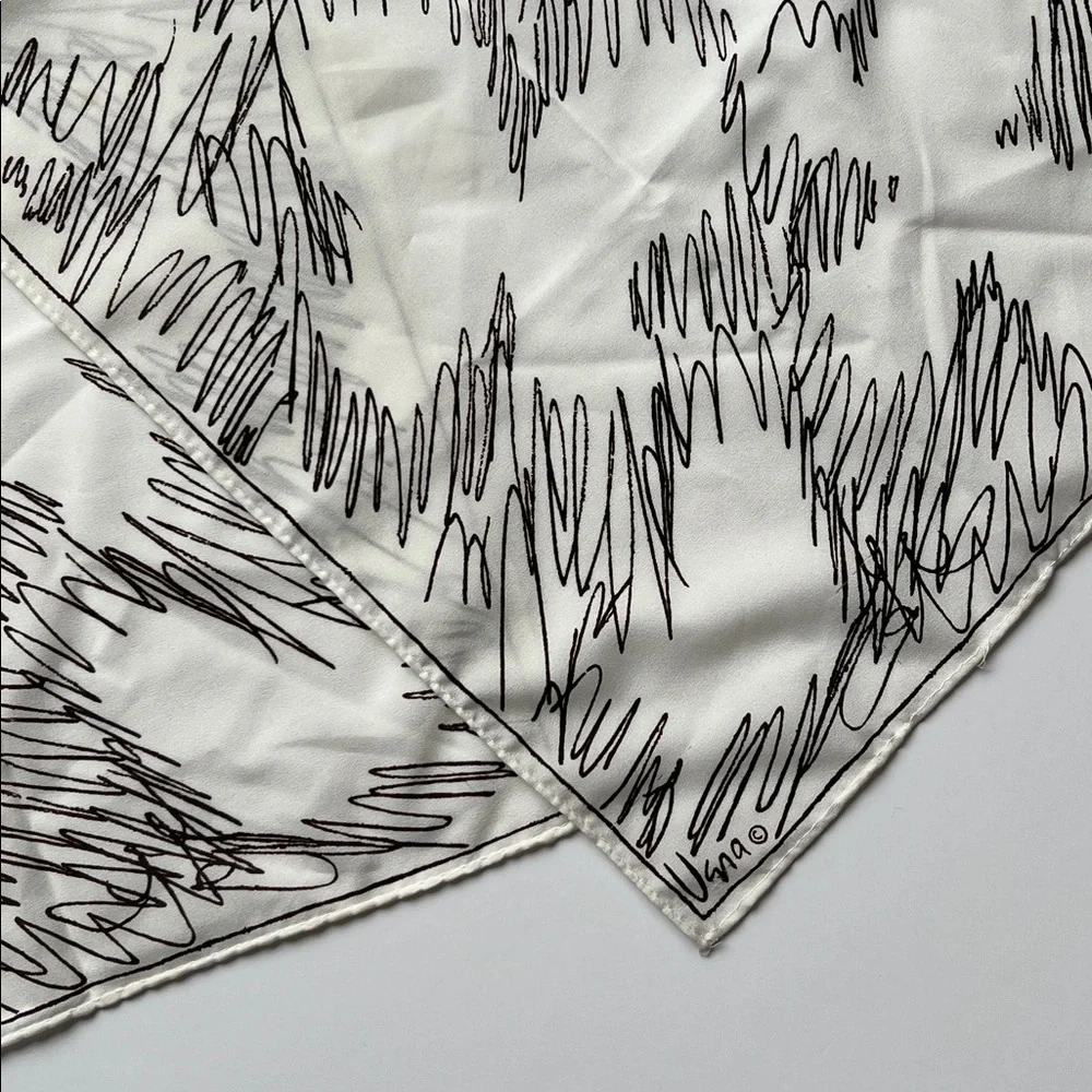 Vintage Vera Neumann Oblong Scarf 100 % polyester Made in Japan off white/brown